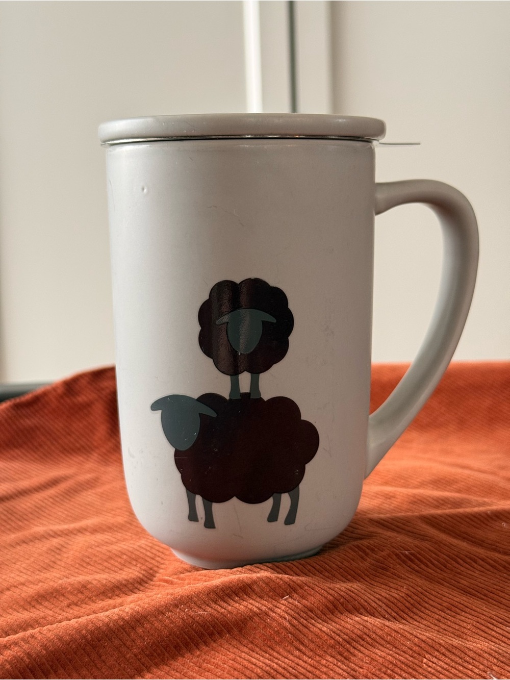 DAVIDsTEA Black Sheep Ceramic Tea Mug with Infuser and Lid